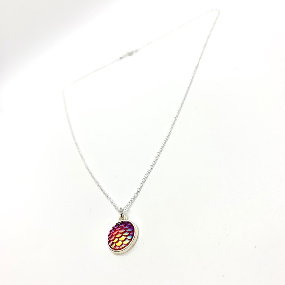 925 Red Mermaid Scale Pendant Necklace - Picture 3 of 4